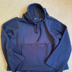 North Face Navy Pullover Sweatshirt/ Size Medium